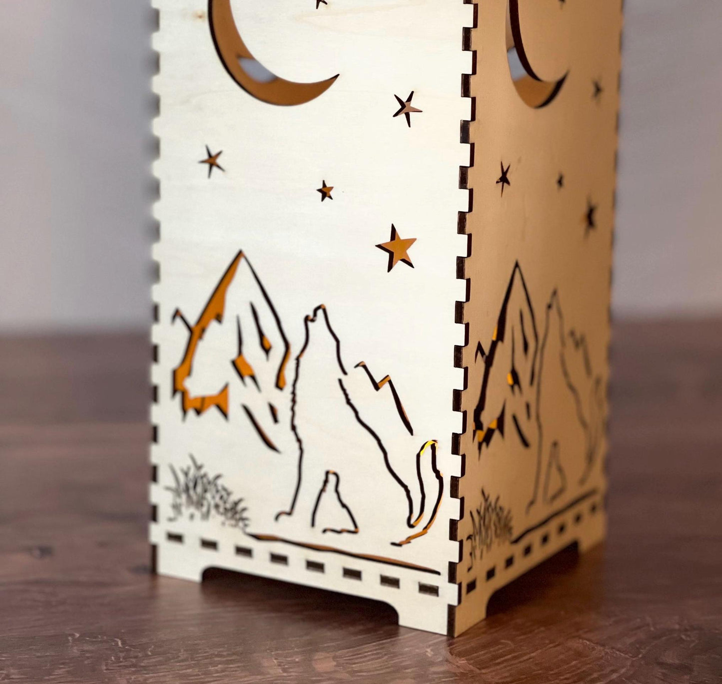 Flameless LED Candleholder - Desert Mountain Wolf