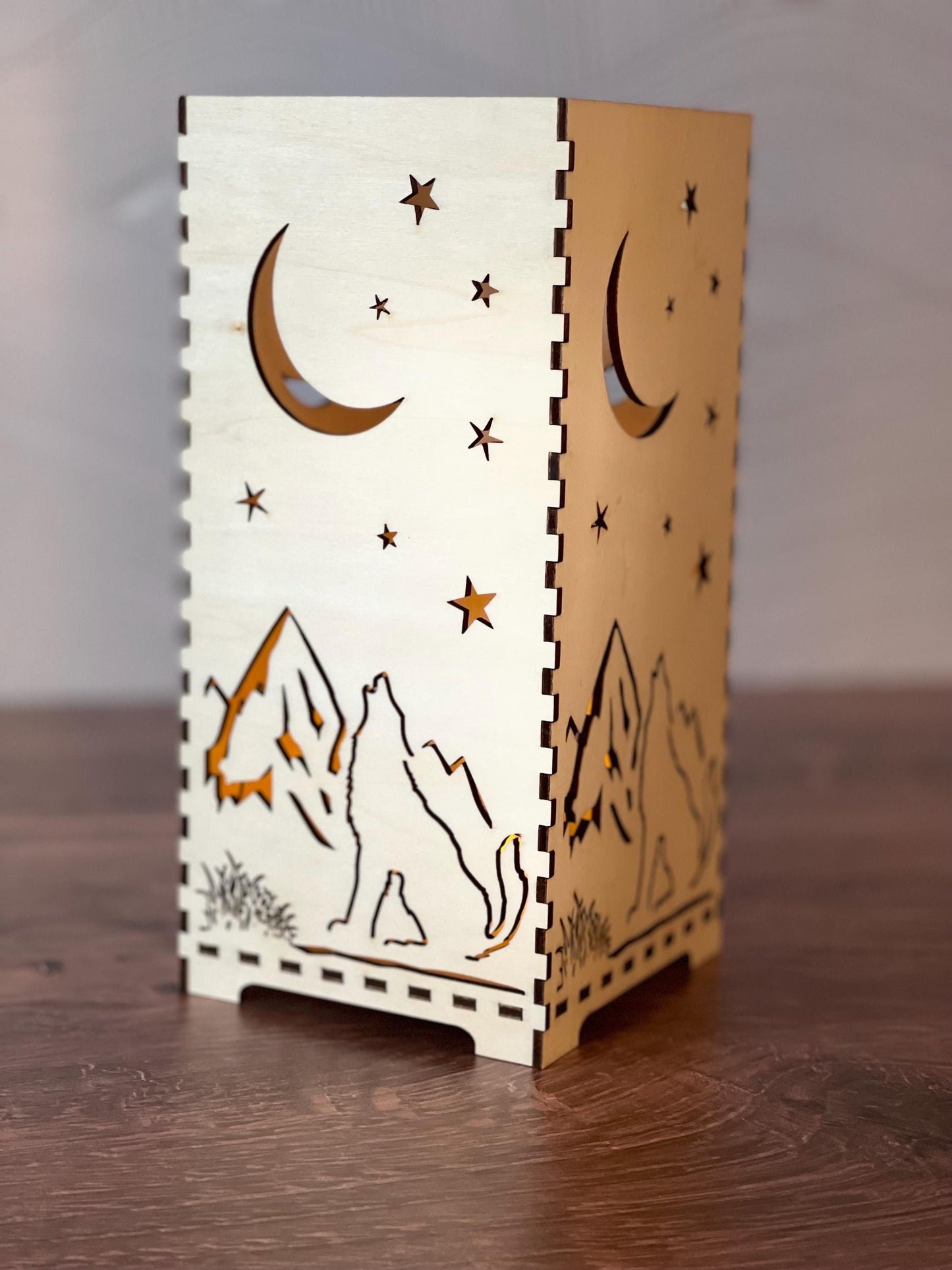 Flameless LED Candleholder - Desert Mountain Wolf